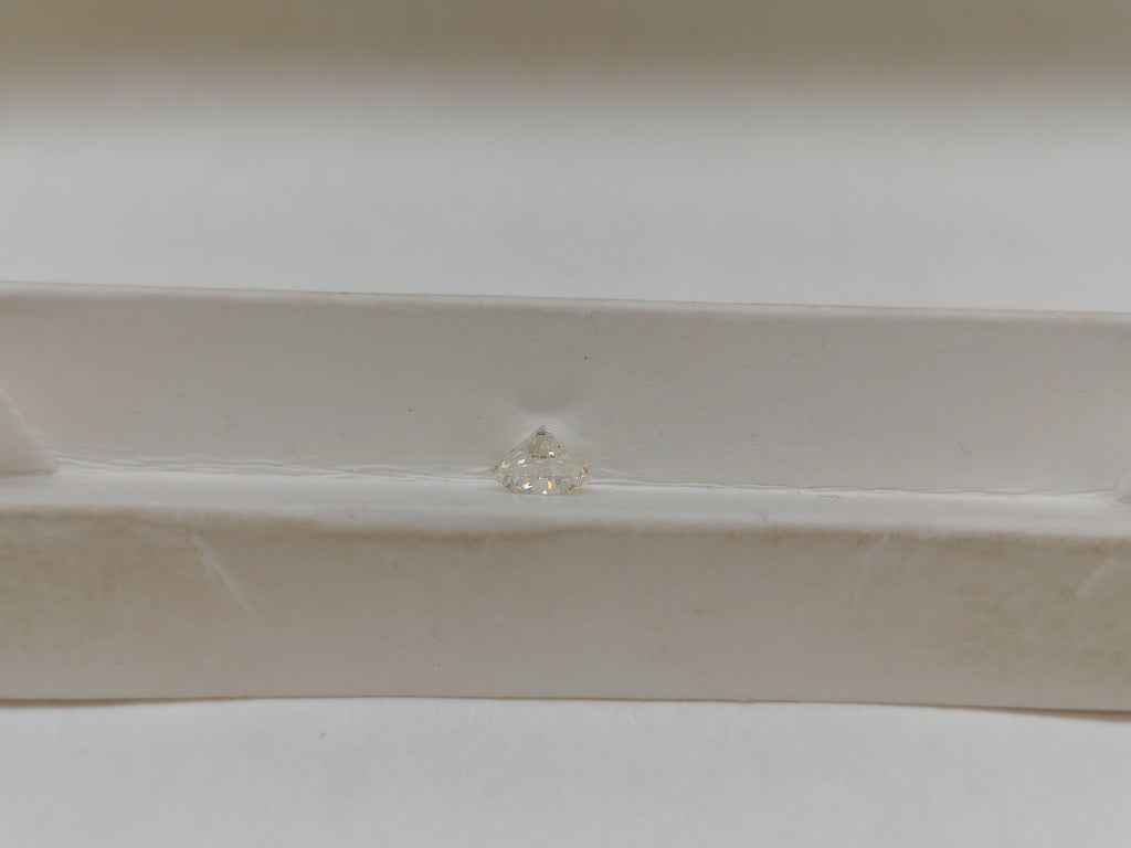 1.05 CT GIA Round Brilliant Natural Diamond K SI1 XXX