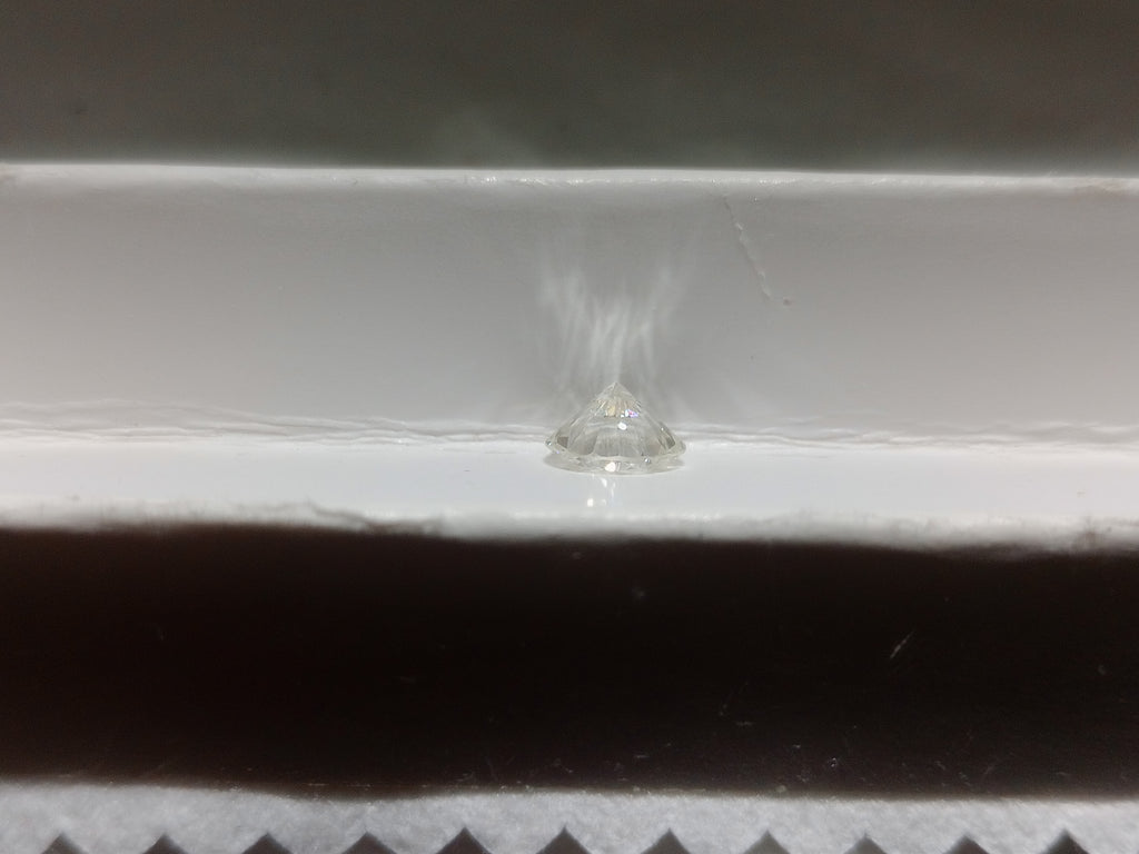 0.77 CT Round Brilliant Natural Diamond I-J VS