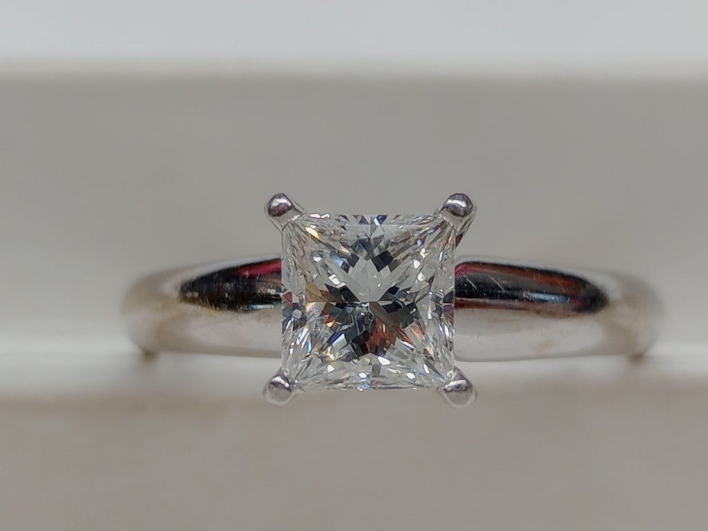 0.70 CT Princess Cut Platinum and 18KT WG Ring I VS1